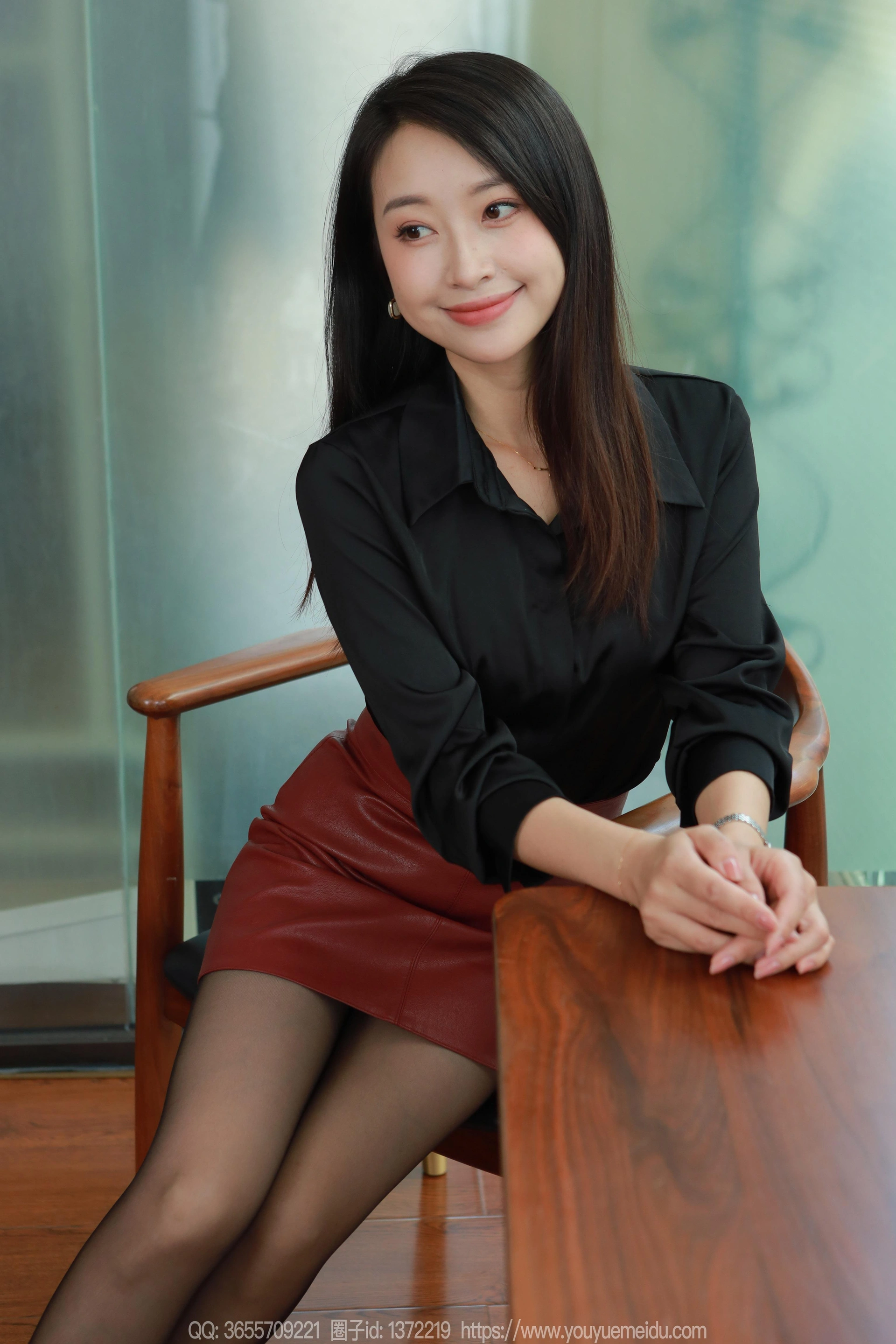 [IESS异思趣向] 2024.10.28 丝享家 1883 小婕《红棕丽人》 2